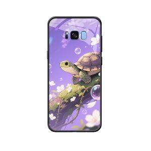 Galaxy S8+ Hülle: Schildkröte und Märchenwald in sanften Rosa- und Lilatönen
