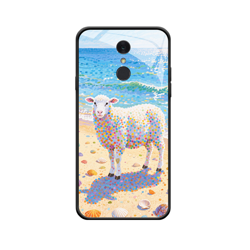 LG Q7 Hülle und das bunte Schaf am Strand