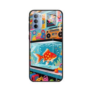 Vintage-Spielzeug und Goldfisch: Moto G31s Kindheitswelt.