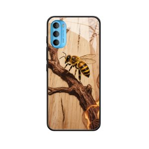 Moto G71 5G Hülle: Der Lebensabdruck der Biene in Holzkunst