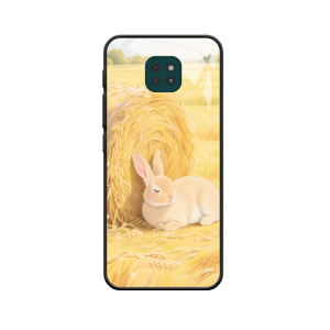 Moto G9 Play Hülle und der entspannte Hase neben dem Weizenfeld