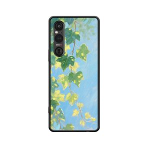 Die Vitalität der Efeu und Sony Xperia 1 V im Sonnenlicht